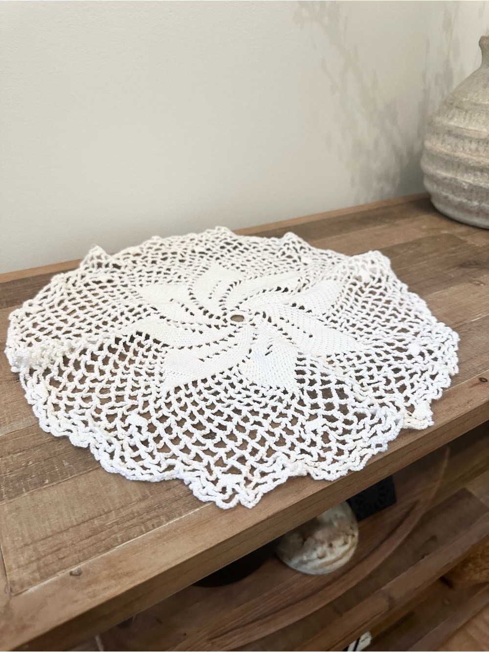 White Round Cotton Crochet Lace Doily Table Accent Floral Swirl 15” diameter